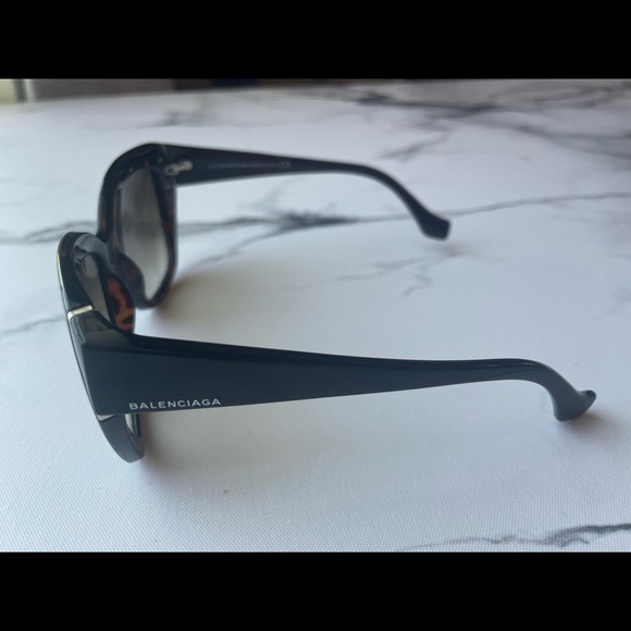 Balenciaga Sunglasses Tortoiseshell Oversized - Picture 5 of 6